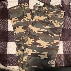 Camo forever 21 skinny jeans